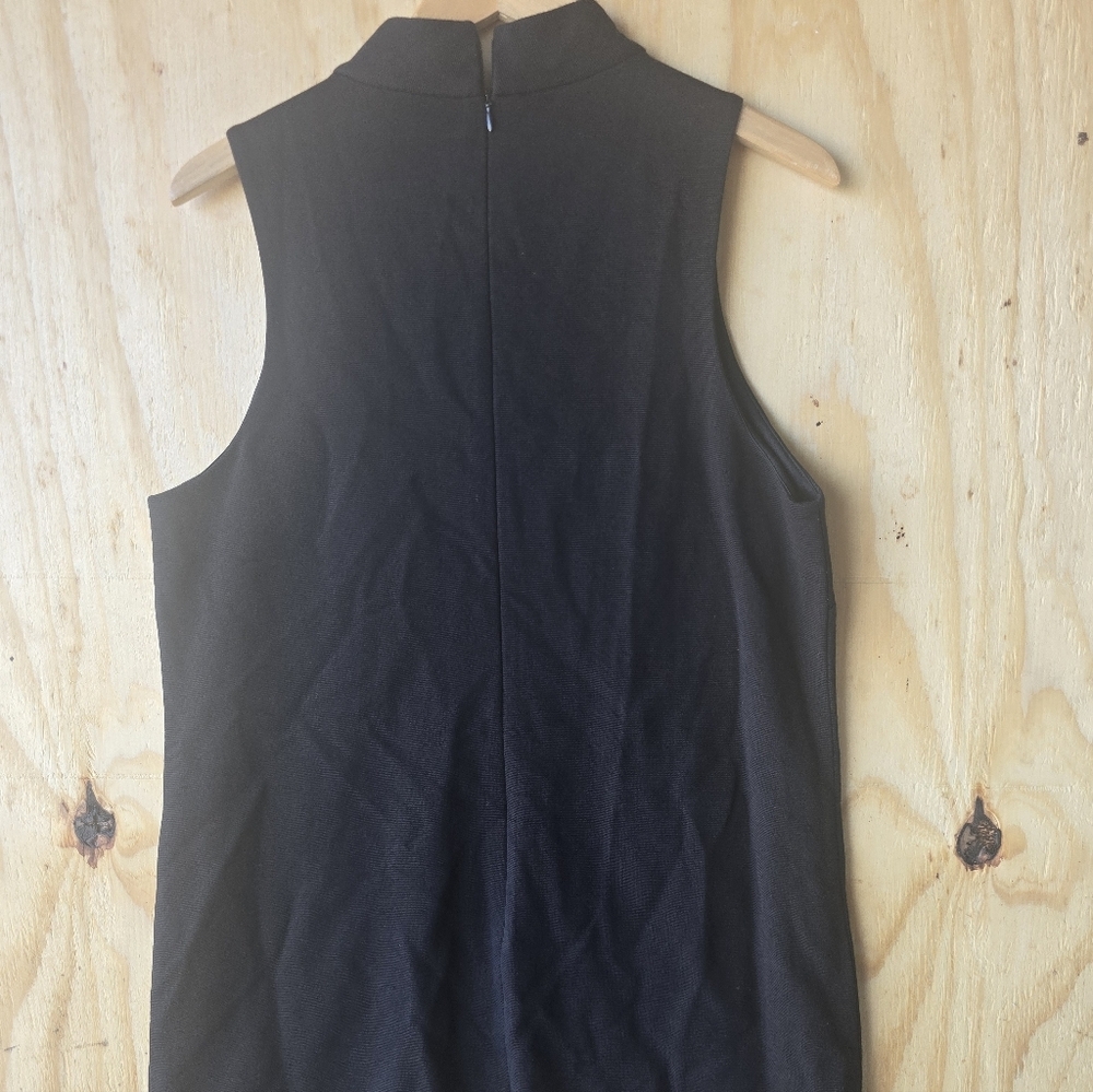 TAHARI Shift Dress Sz 16 Plus Black High Neck Grommets Accents Sleeveless New - Picture 12 of 13